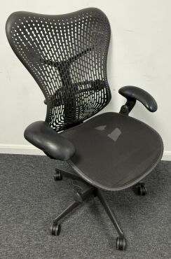 Refurbished Herman Miller Mirra V1 in Anthracite with extendable Seat