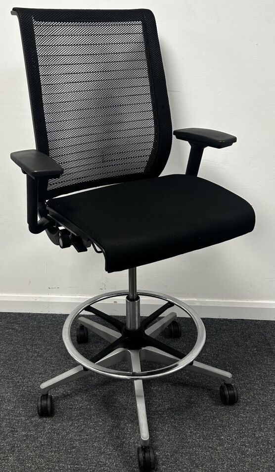 Steelcase Think V1 Draughtsman Counter Chair