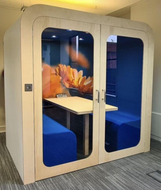 Acoustic Office Booth 4 Person privacy pod by Dapapod