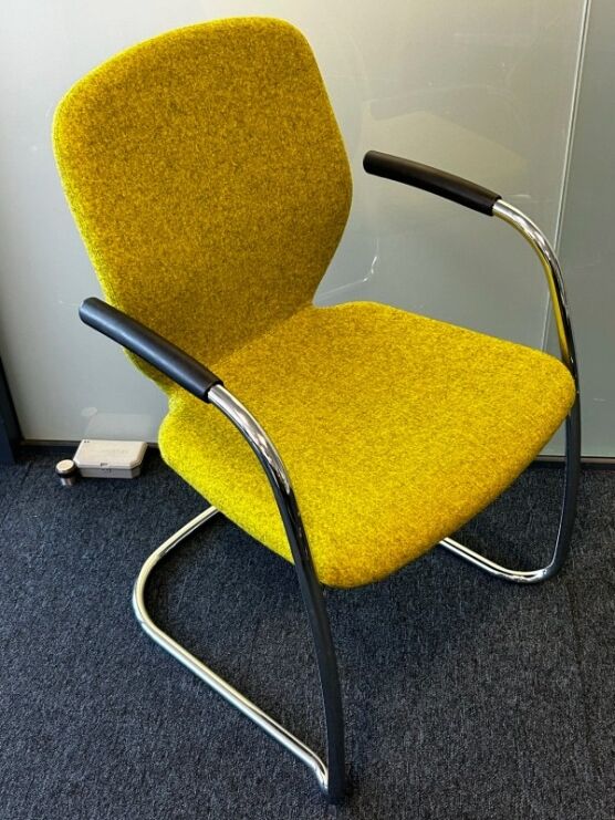 boss design lily stacking conference chair