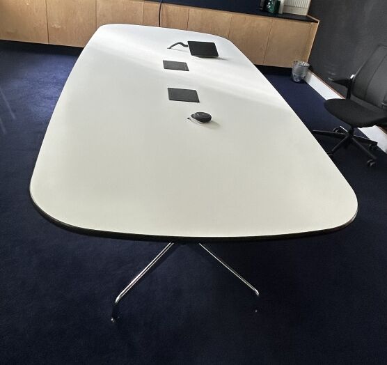 Charles Eames Vitra Table