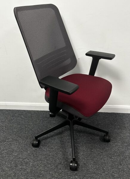 Forma 5 Dot Pro Task Chair