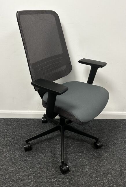 Grey Forma 5 Dot Pro Euro Task Chair