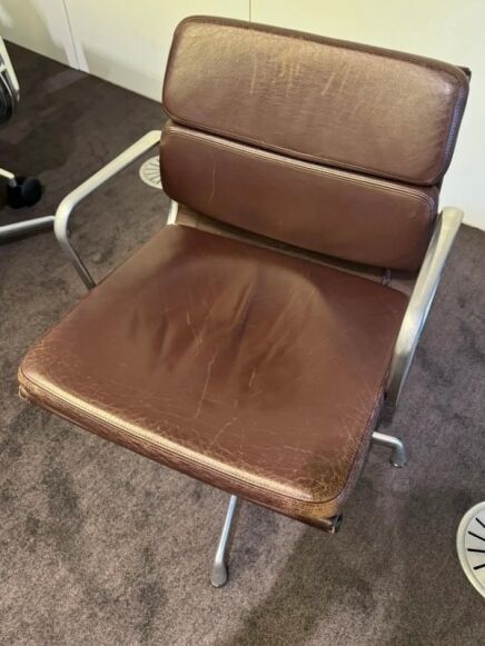vitra-softpad-ea208-aluminium-swivel-chair