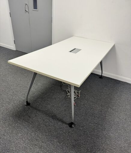 Orangebox Pars Table 1.8M