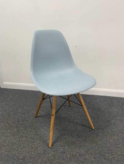 Vitra Eames DSW 725